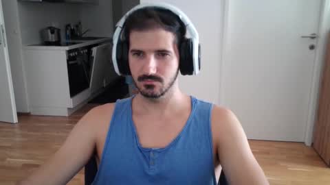 Snapshot of goldnic_10 chatting on September 15, 2025, 12:38 pm goldnic_10 online show from September 15, 2025, 12:38 pm