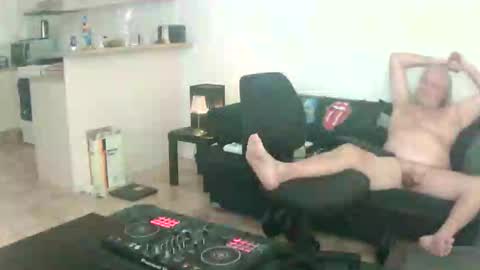 Snapshot of goldyguy011 chatting on May 22, 2026, 12:18 am goldyguy011 online show from May 22, 2026, 12:18 am