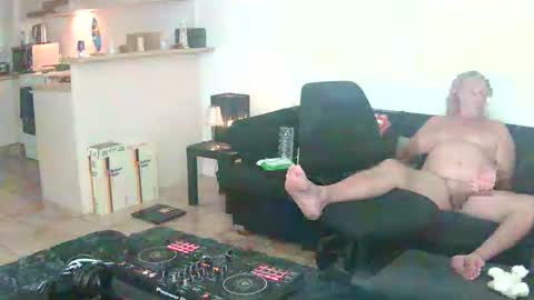 Snapshot of goldyguy011 chatting on May 30, 2026, 8:55 am goldyguy011 online show from May 30, 2026, 8:55 am