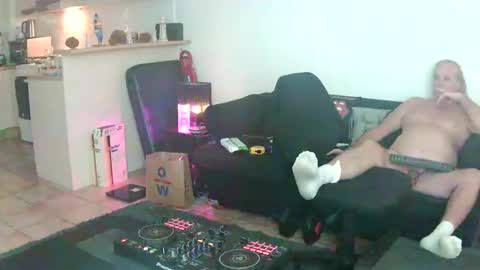 Snapshot of goldyguy011 chatting on June 8, 2026, 9:15 pm goldyguy011 online show from June 8, 2026, 9:15 pm