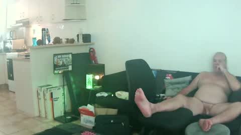 Snapshot of goldyguy011 chatting on June 12, 2026, 3:27 am goldyguy011 online show from June 12, 2026, 3:27 am