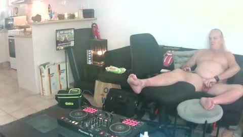 Snapshot of goldyguy011 chatting on June 14, 2026, 12:19 am goldyguy011 online show from June 14, 2026, 12:19 am