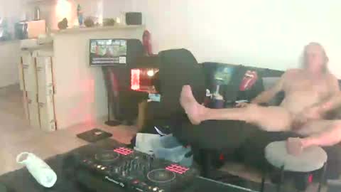 Snapshot of goldyguy011 chatting on June 26, 2026, 2:38 am goldyguy011 online show from June 26, 2026, 2:38 am