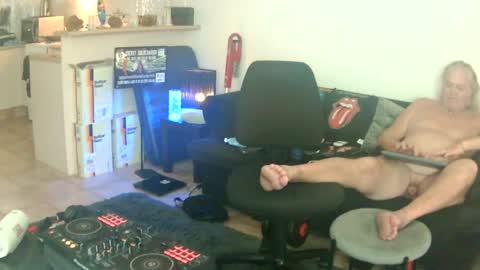 Snapshot of goldyguy011 chatting on July 6, 2026, 11:18 pm goldyguy011 online show from July 6, 2026, 11:18 pm