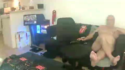 Snapshot of goldyguy011 chatting on July 8, 2026, 10:58 pm goldyguy011 online show from July 8, 2026, 10:58 pm