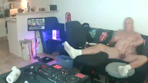 Snapshot of goldyguy011 chatting on July 16, 2026, 5:52 pm goldyguy011 online show from July 16, 2026, 5:52 pm