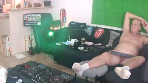 Snapshot of goldyguy011 chatting on July 27, 2026, 11:12 pm goldyguy011 online show from July 27, 2026, 11:12 pm