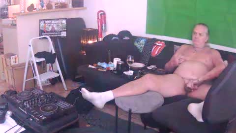 Snapshot of goldyguy011 chatting on July 29, 2026, 12:53 am goldyguy011 online show from July 29, 2026, 12:53 am