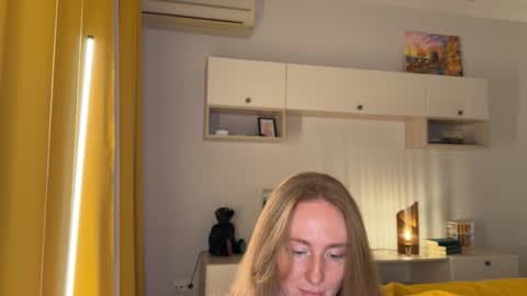 Polly online show from October 31, 2025, 2:29 pm