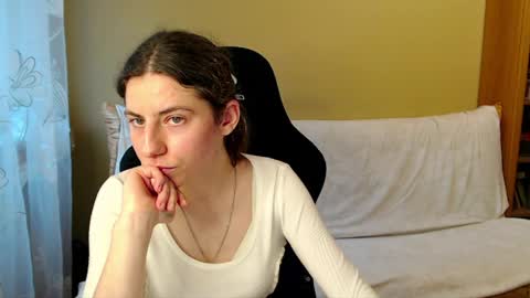 Snapshot of good__night chatting on June 8, 2026, 4:18 pm Elizabeth Effie online show from June 8, 2026, 4:18 pm