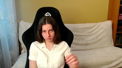 Elizabeth Effie online show from July 6, 2026, 4:42 pm