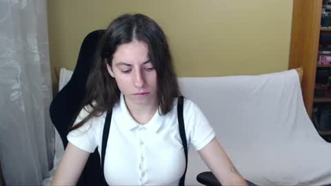 Elizabeth Effie online show from July 19, 2026, 5:27 pm