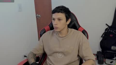 Snapshot of goodboy69i chatting on October 4, 2025, 12:25 pm goodboy69i online show from October 4, 2025, 12:25 pm