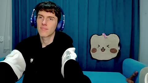 Luca online show from April 19, 2026, 2:38 pm