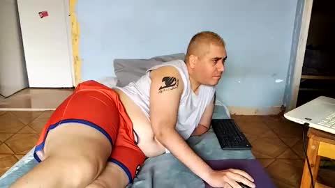 Snapshot of gorak32 chatting on May 1, 2026, 2:10 pm GoraK online show from May 1, 2026, 2:10 pm