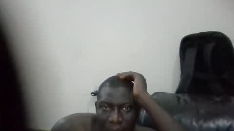 Snapshot of gorashado chatting on December 18, 2025, 10:16 pm Sexy Black Model online show from December 18, 2025, 10:16 pm