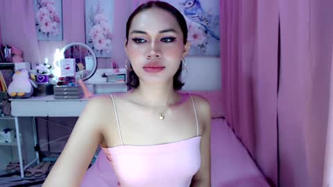 Snapshot of gorgeous_anora chatting on May 23, 2026, 1:22 am Anora online show from May 23, 2026, 1:22 am