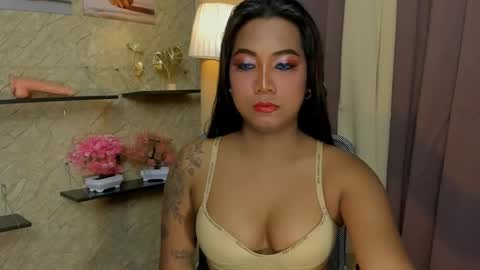 RIANA online show from May 1, 2026, 5:17 pm