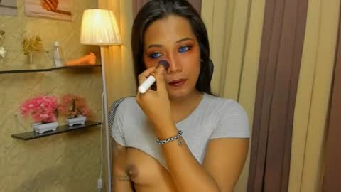 RIANA online show from May 11, 2026, 4:48 pm