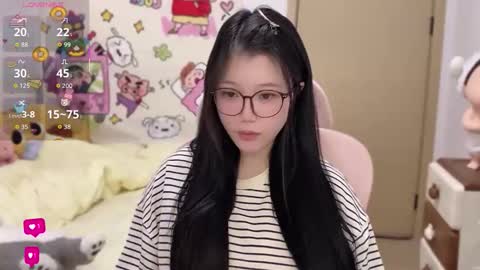 gorgeous girl33 online show from November 8, 2025, 1:50 am