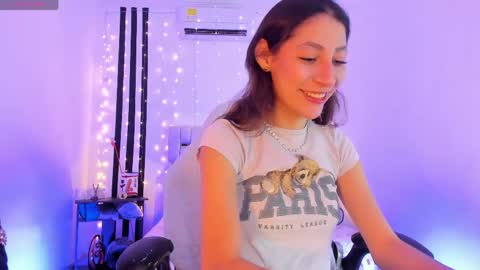 Snapshot of gorgeous_t chatting on May 19, 2026, 9:10 pm i am Jessi I love animals and drawing I hope to get along with everyone. XOXO online show from May 19, 2026, 9:10 pm