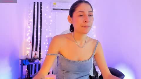 Snapshot of gorgeous_t chatting on May 20, 2026, 7:31 pm i am Jessi I love animals and drawing I hope to get along with everyone. XOXO online show from May 20, 2026, 7:31 pm