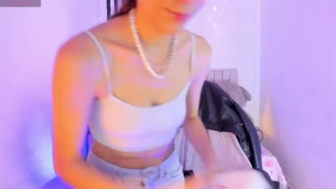 Snapshot of gorgeous_t chatting on June 8, 2026, 6:52 pm i am Jessi I love animals and drawing I hope to get along with everyone. XOXO online show from June 8, 2026, 6:52 pm