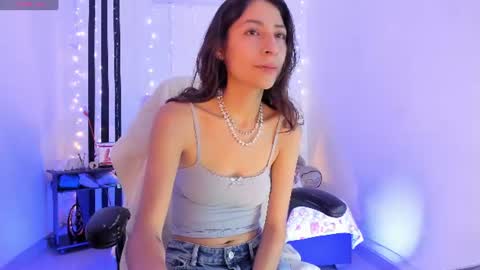 Snapshot of gorgeous_t chatting on June 18, 2026, 9:08 pm i am Jessi I love animals and drawing I hope to get along with everyone. XOXO online show from June 18, 2026, 9:08 pm