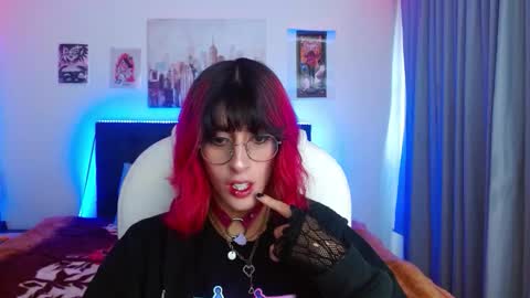 goth_minerva online show from November 30, 2025, 1:26 pm