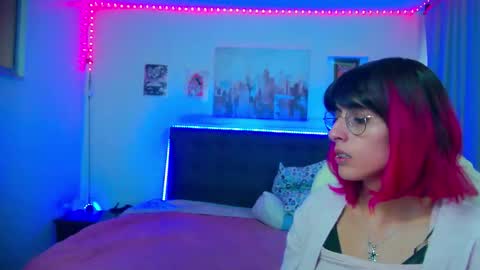 goth_minerva online show from February 16, 2026, 1:29 pm