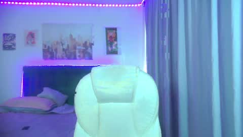 Snapshot of goth_minerva chatting on May 4, 2026, 1:40 pm goth_minerva online show from May 4, 2026, 1:40 pm