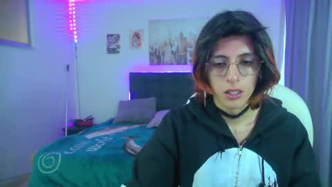 Snapshot of goth_minerva chatting on May 18, 2026, 1:28 pm goth_minerva online show from May 18, 2026, 1:28 pm