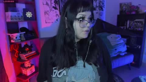 Snapshot of goth_stein chatting on November 20, 2025, 2:34 am Engel Please help me to reach 50 thumbs up online show from November 20, 2025, 2:34 am