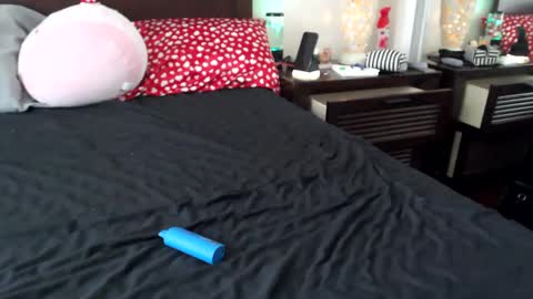 gothbaby305 online show from March 5, 2025, 4:57 pm