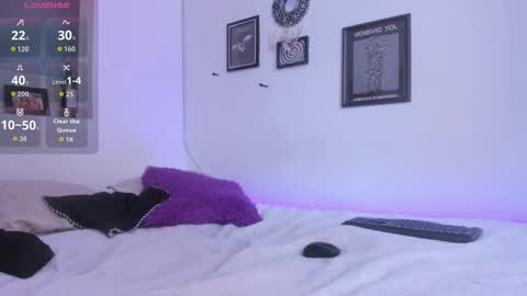 Snapshot of gothic_do11 chatting on February 4, 2026, 6:58 pm hi my name is Elizabeth nice to meet you online show from February 4, 2026, 6:58 pm