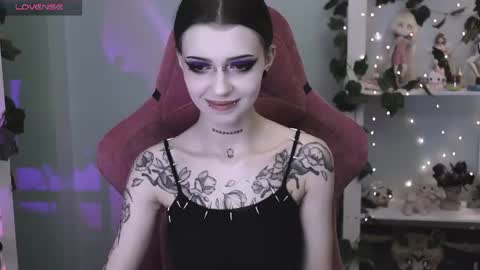 Snapshot of gothickotik chatting on June 22, 2026, 9:45 pm V online show from June 22, 2026, 9:45 pm
