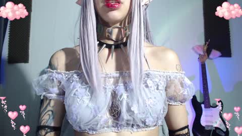 Snapshot of gothicute chatting on December 10, 2024, 4:02 am online show from December 10, 2024, 4:02 am