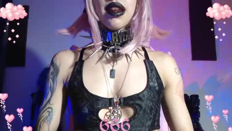 Snapshot of gothicute chatting on March 9, 2025, 6:17 am online show from March 9, 2025, 6:17 am