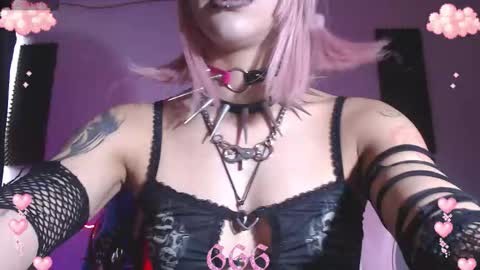 Snapshot of gothicute chatting on September 30, 2025, 10:37 pm online show from September 30, 2025, 10:37 pm