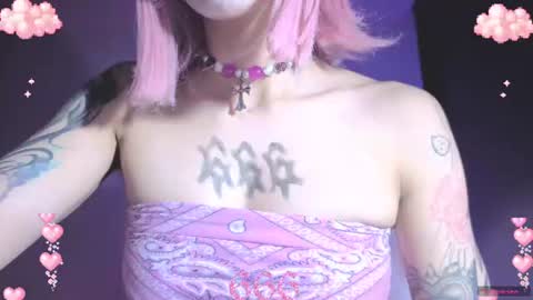 Snapshot of gothicute chatting on July 30, 2026, 7:18 am online show from July 30, 2026, 7:18 am