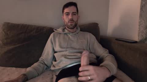 gottalovelatinas online show from December 4, 2025, 6:27 pm