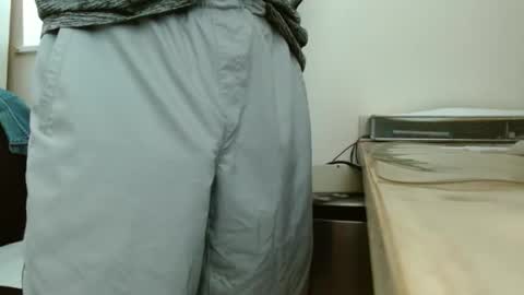 Snapshot of grabbagg7 chatting on November 1, 2025, 2:08 pm Grabbagg7 online show from November 1, 2025, 2:08 pm