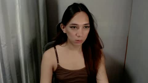 HoneyGrace online show from June 22, 2026, 4:42 am