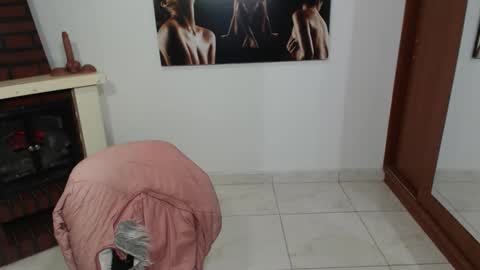 Snapshot of grace_mature_milf chatting on September 12, 2025, 10:48 am grace_mature_milf online show from September 12, 2025, 10:48 am