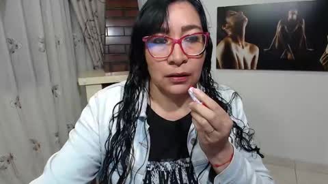 Snapshot of grace_mature_milf chatting on October 6, 2025, 10:12 am grace_mature_milf online show from October 6, 2025, 10:12 am