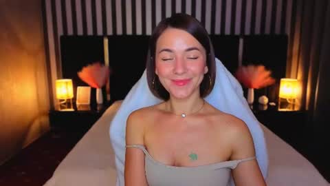 gracefulmichelle online show from July 22, 2026, 8:44 pm
