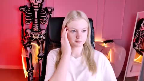 Grace Glamour online show from October 22, 2025, 5:19 am