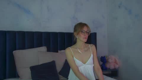 Snapshot of gracehudsons chatting on June 2, 2026, 4:14 am Grace online show from June 2, 2026, 4:14 am