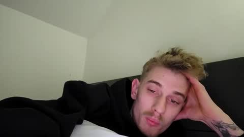 Snapshot of graff4 chatting on December 30, 2024, 10:55 pm Smallcom online show from December 30, 2024, 10:55 pm