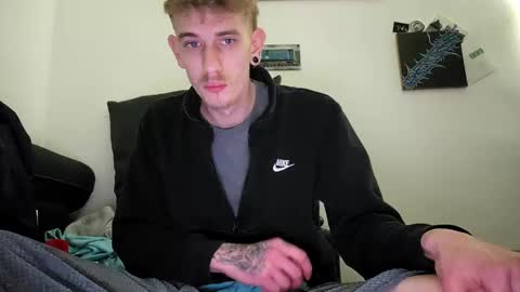 Snapshot of graff4 chatting on January 2, 2025, 12:23 am Smallcom online show from January 2, 2025, 12:23 am